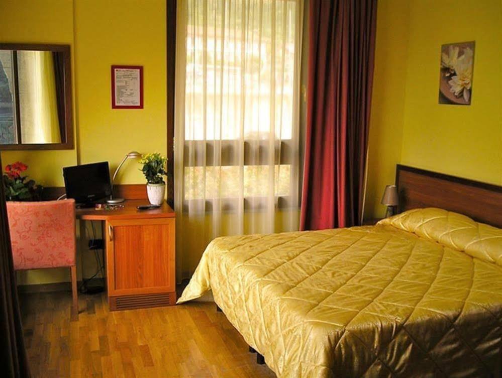 Massi Hotel Bruzolo Esterno foto