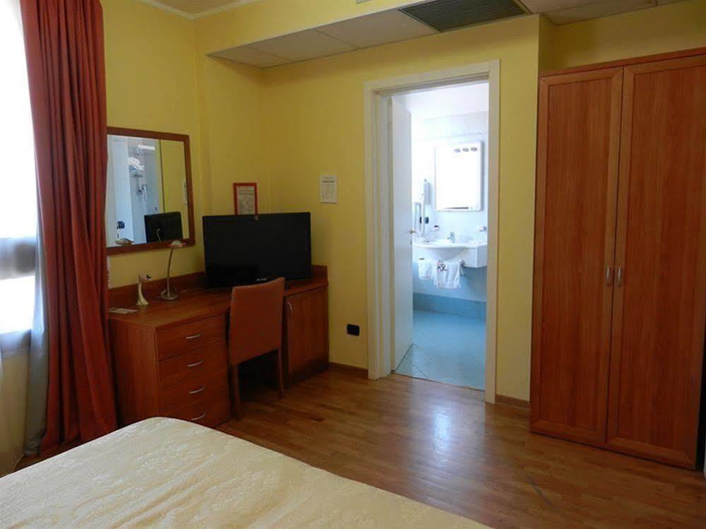 Massi Hotel Bruzolo Esterno foto